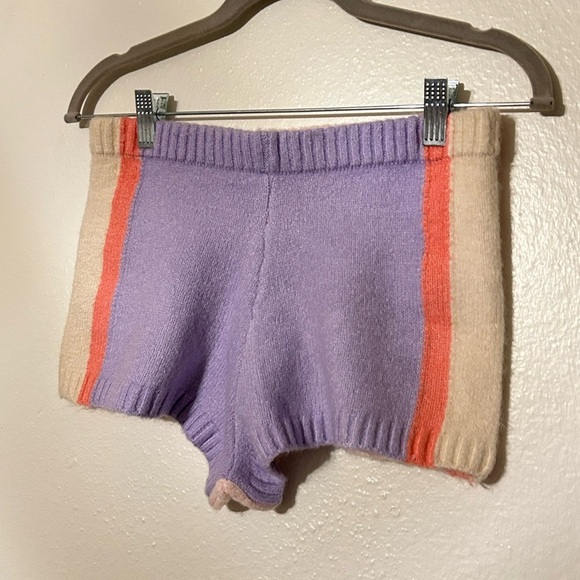 FlorencebyMillsFashion •
Color Block Shortie - Millie
Lavender size S - Picture 5 of 9
